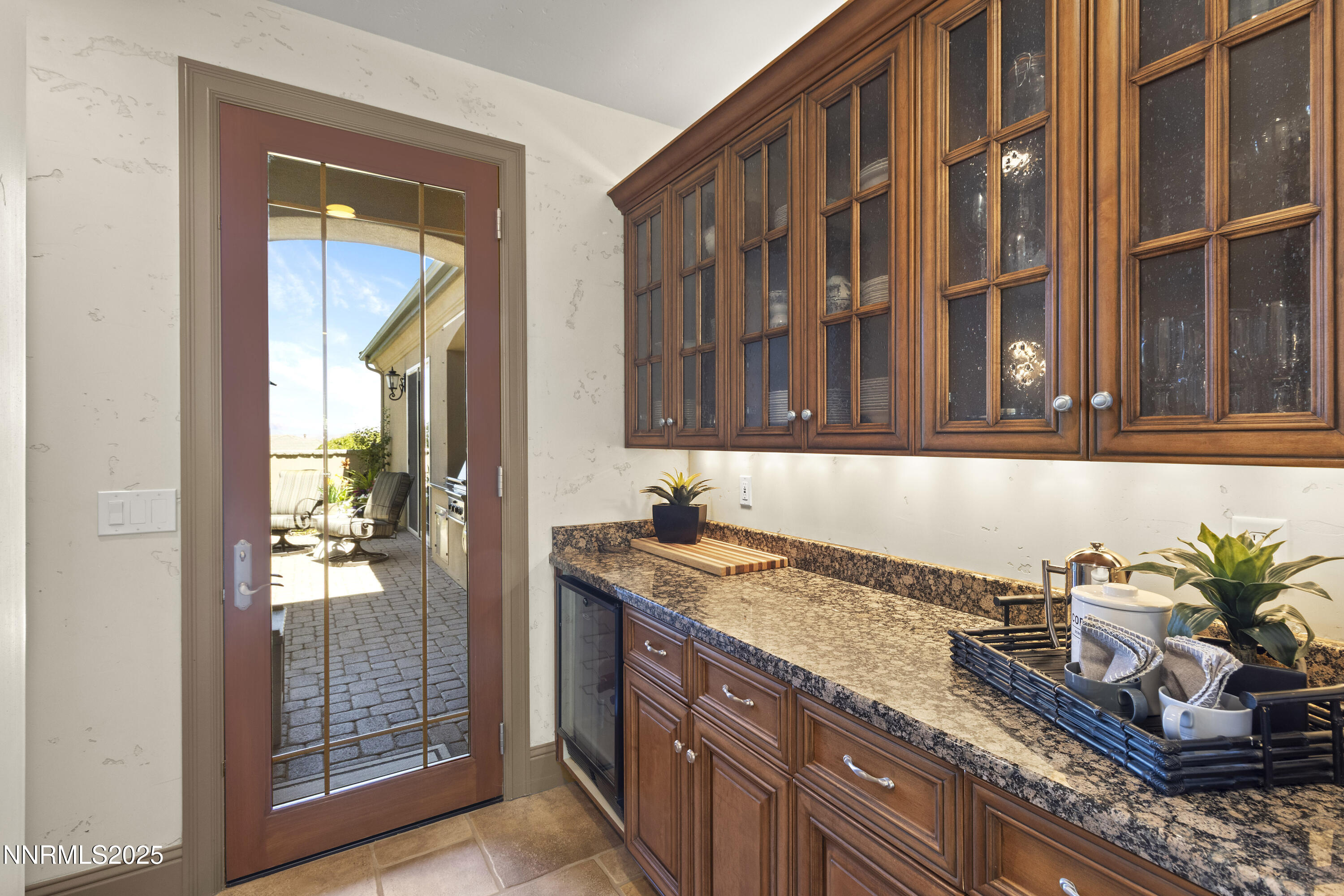 Black Eagle Butlers Pantry to Courtyard