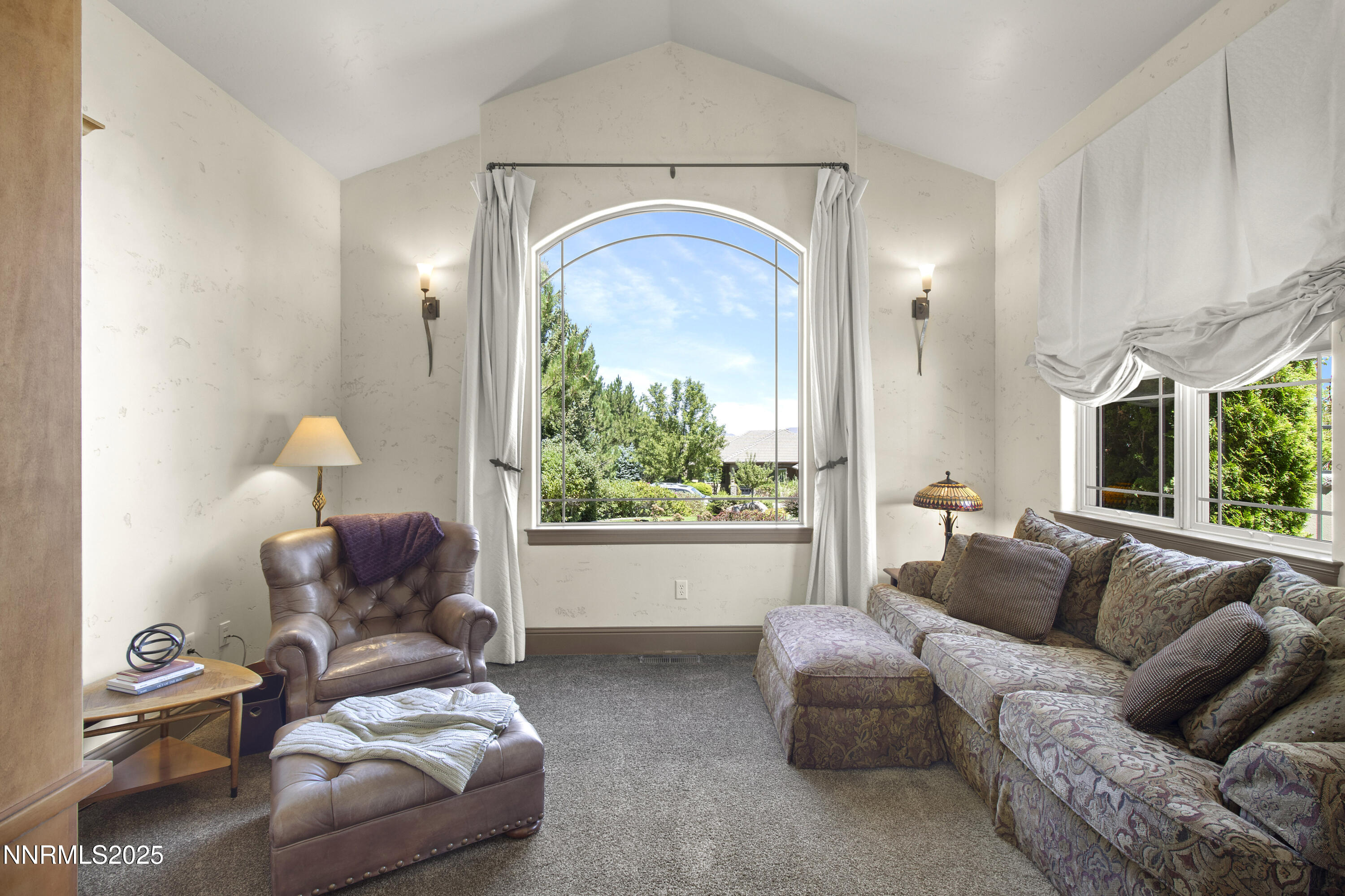 Black Eagle Primary Sitting Area