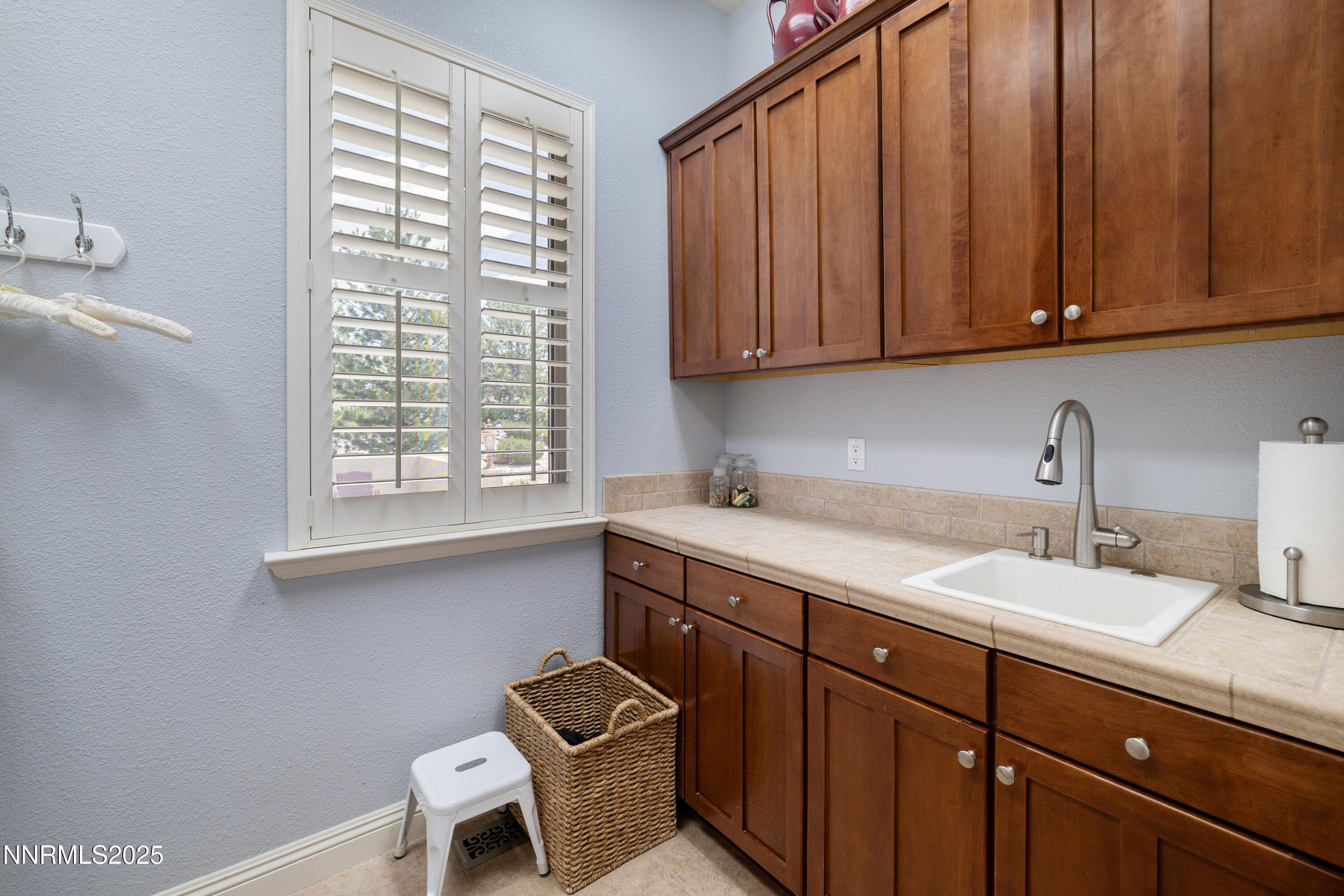 030_19-print-3639_silver_vista-22_629