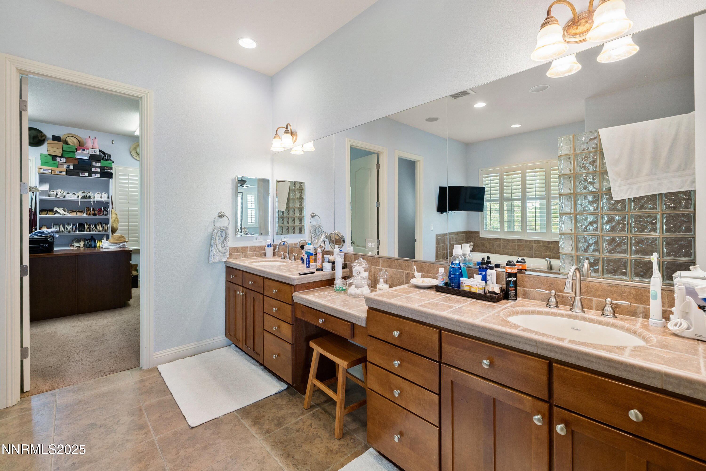 022_4-print-3639_silver_vista-5_436