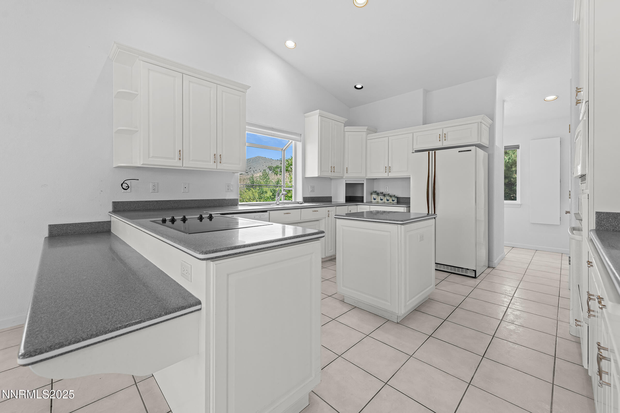 1595 Lindsay Lane