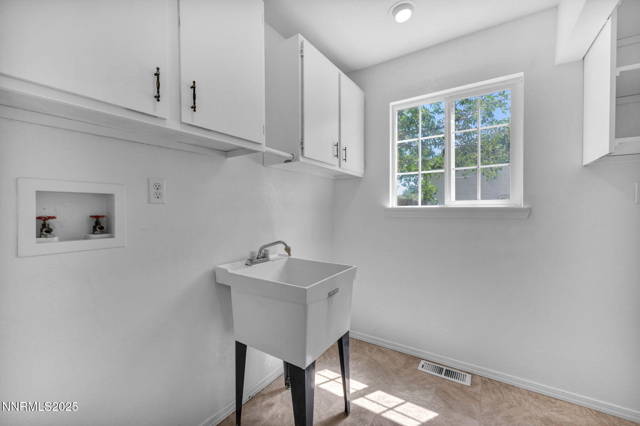 57-web-or-mls-347-7th-st