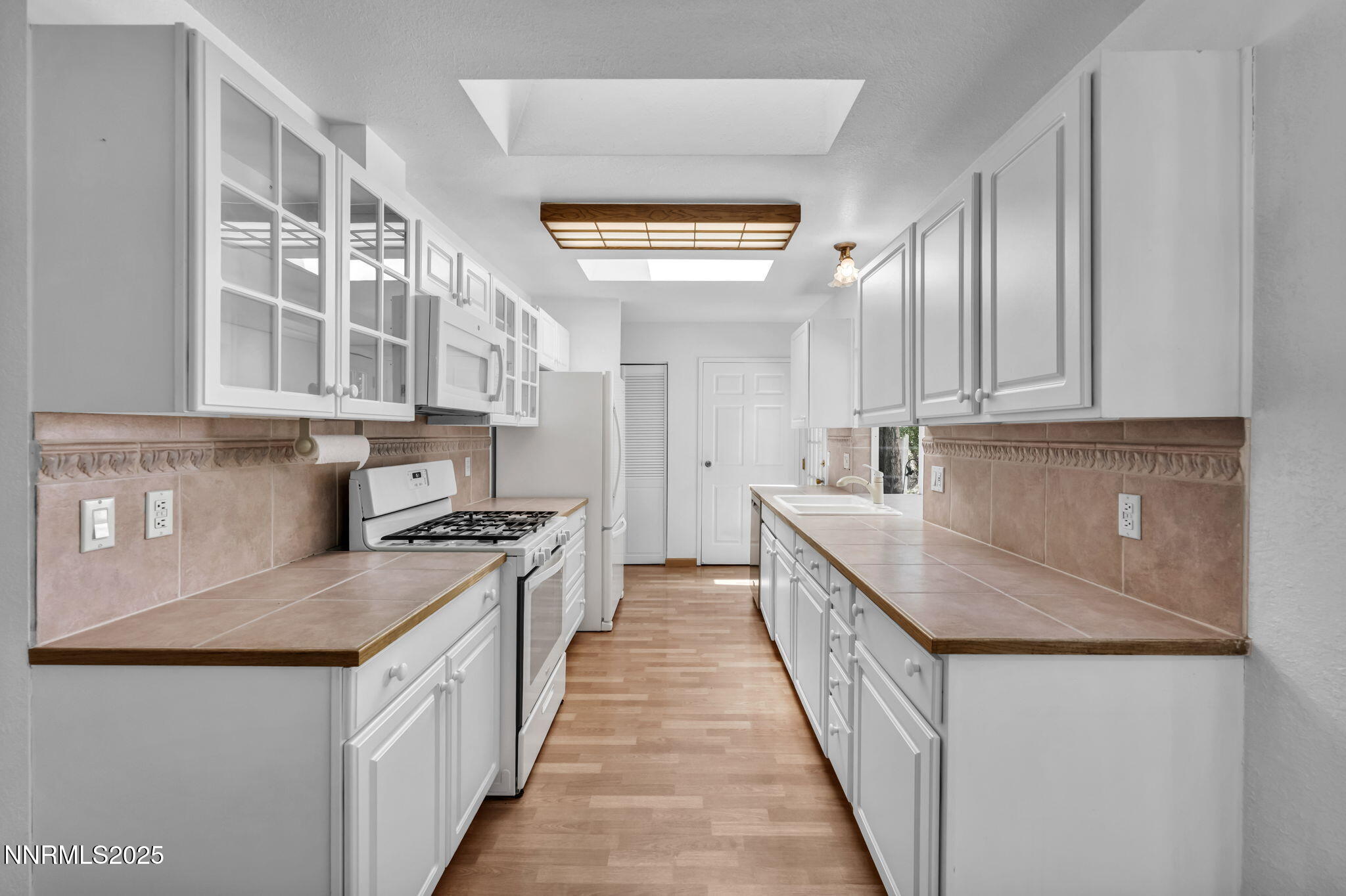 49-web-or-mls-347-7th-st