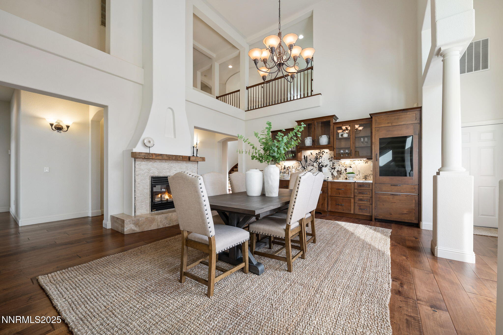 13-web-or-mls-2573 Rampart Terrace-14