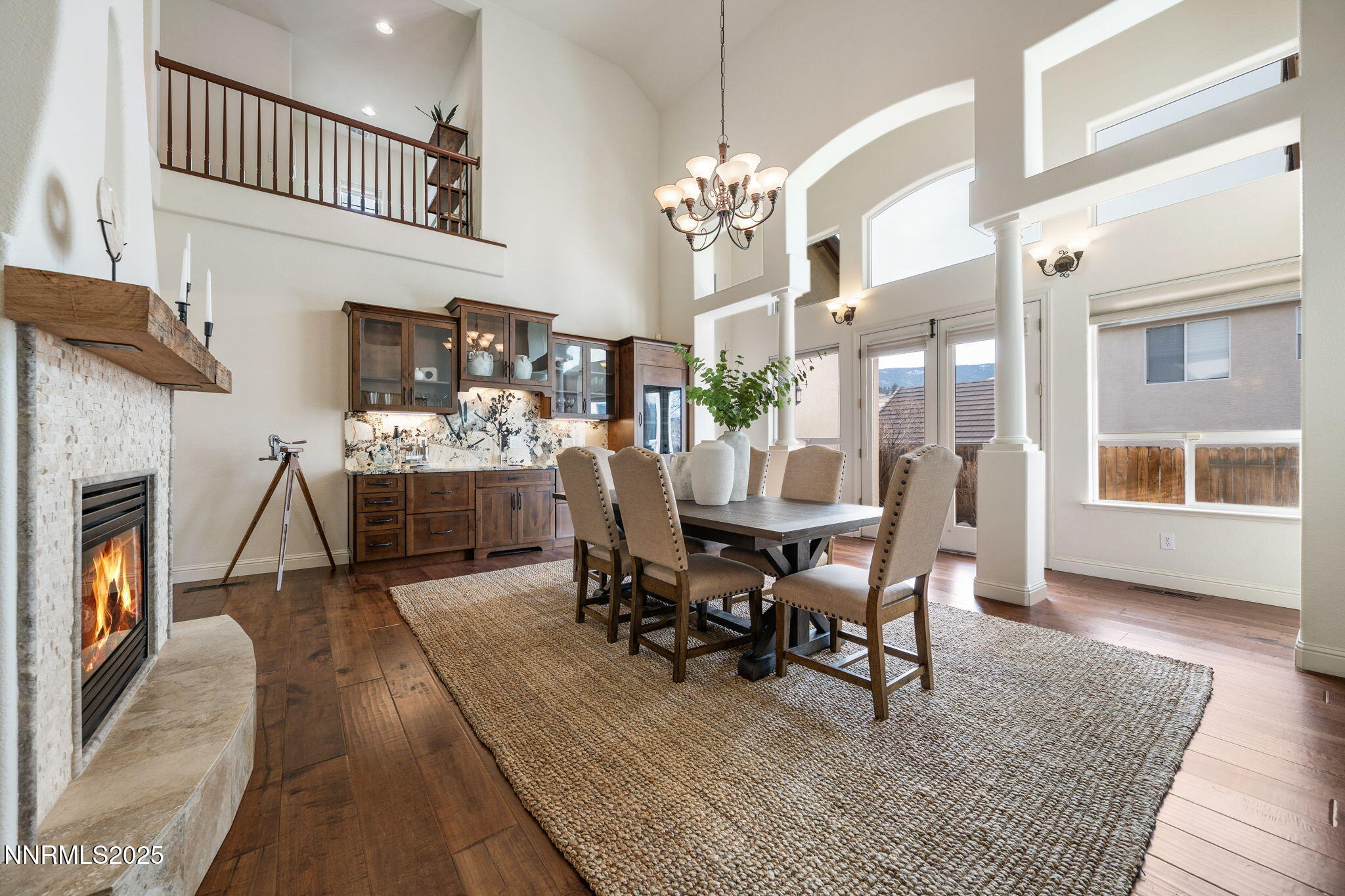 14-web-or-mls-2573 Rampart Terrace-15