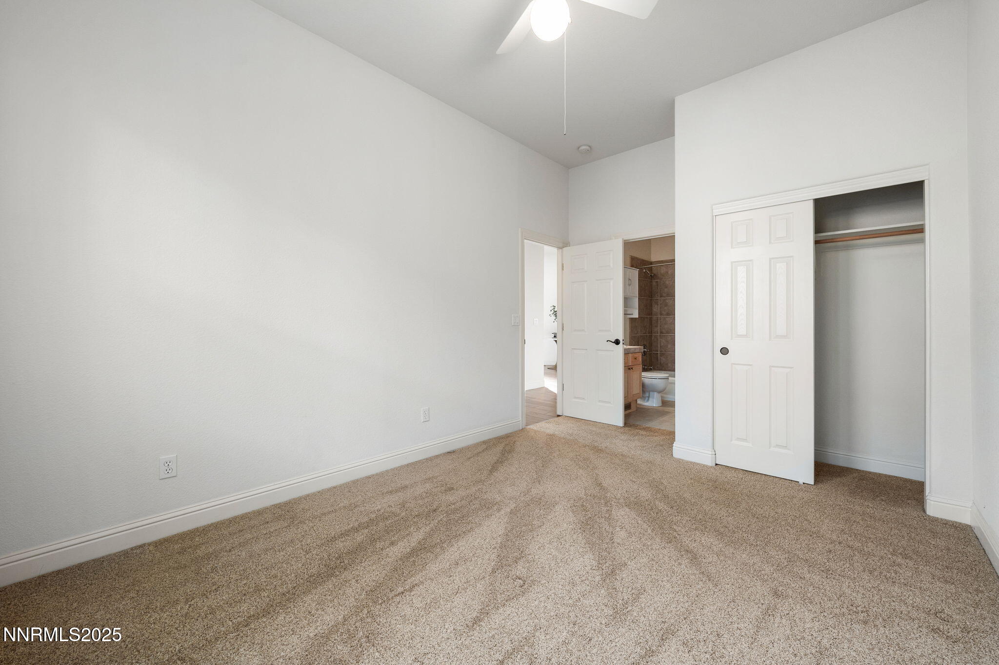 6-web-or-mls-2573 Rampart Terrace-7