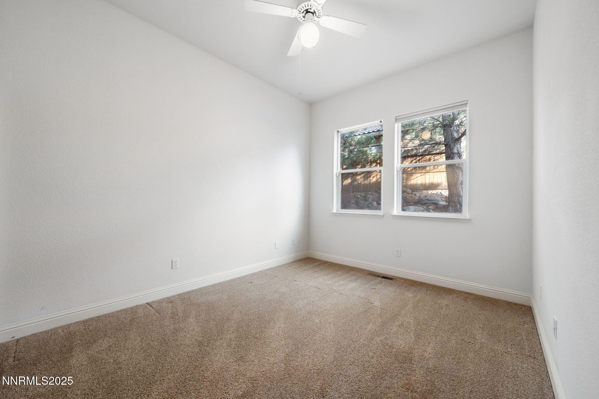 5-web-or-mls-2573 Rampart Terrace-6