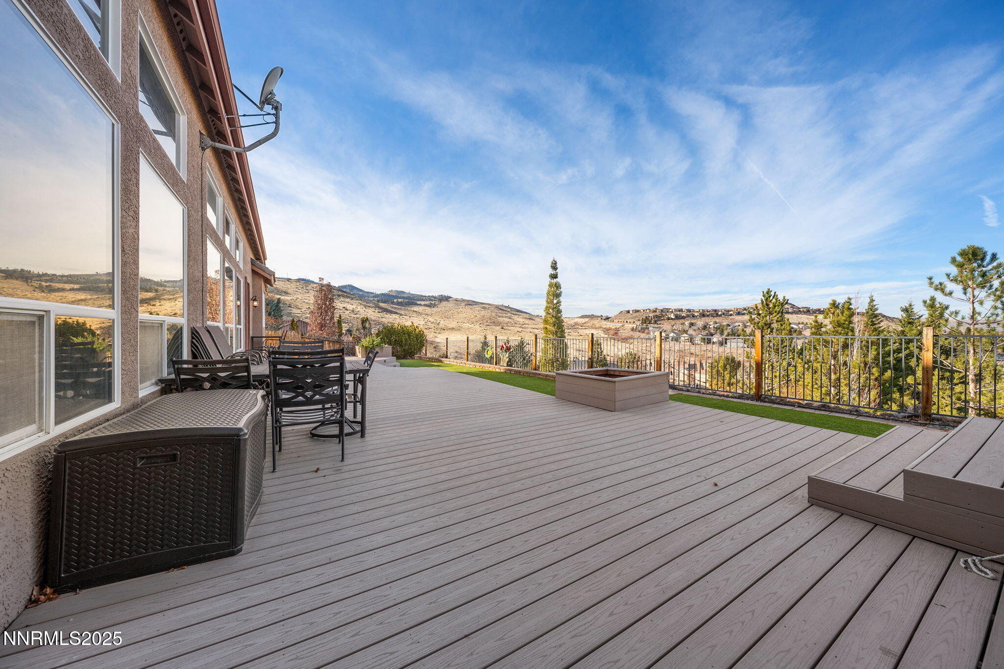 42-web-or-mls-2573 Rampart Terrace-43