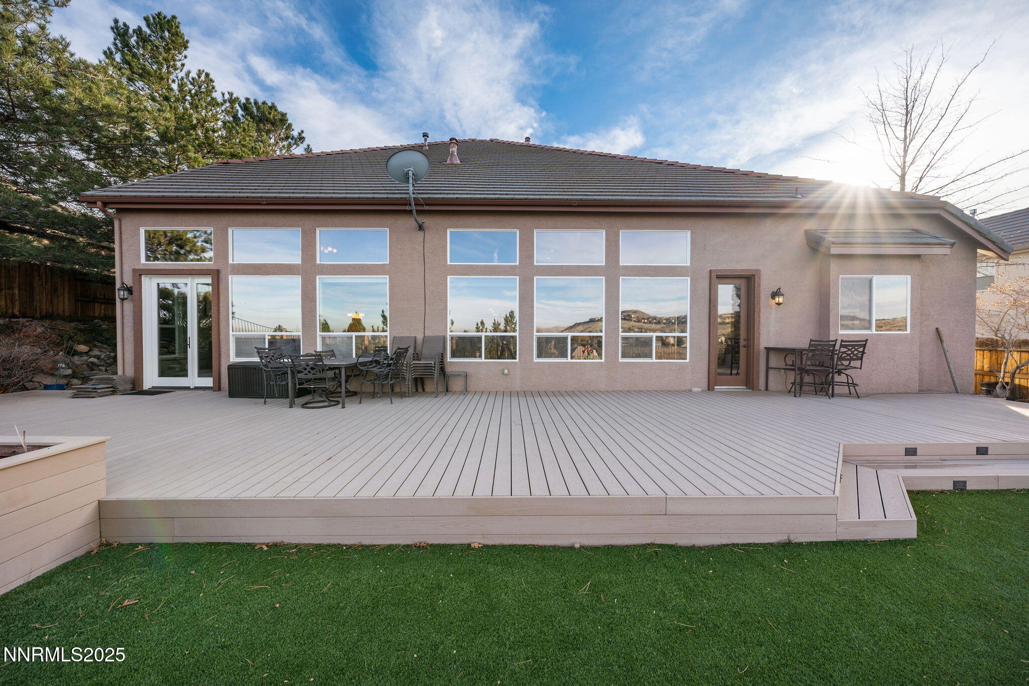 45-web-or-mls-2573 Rampart Terrace-46