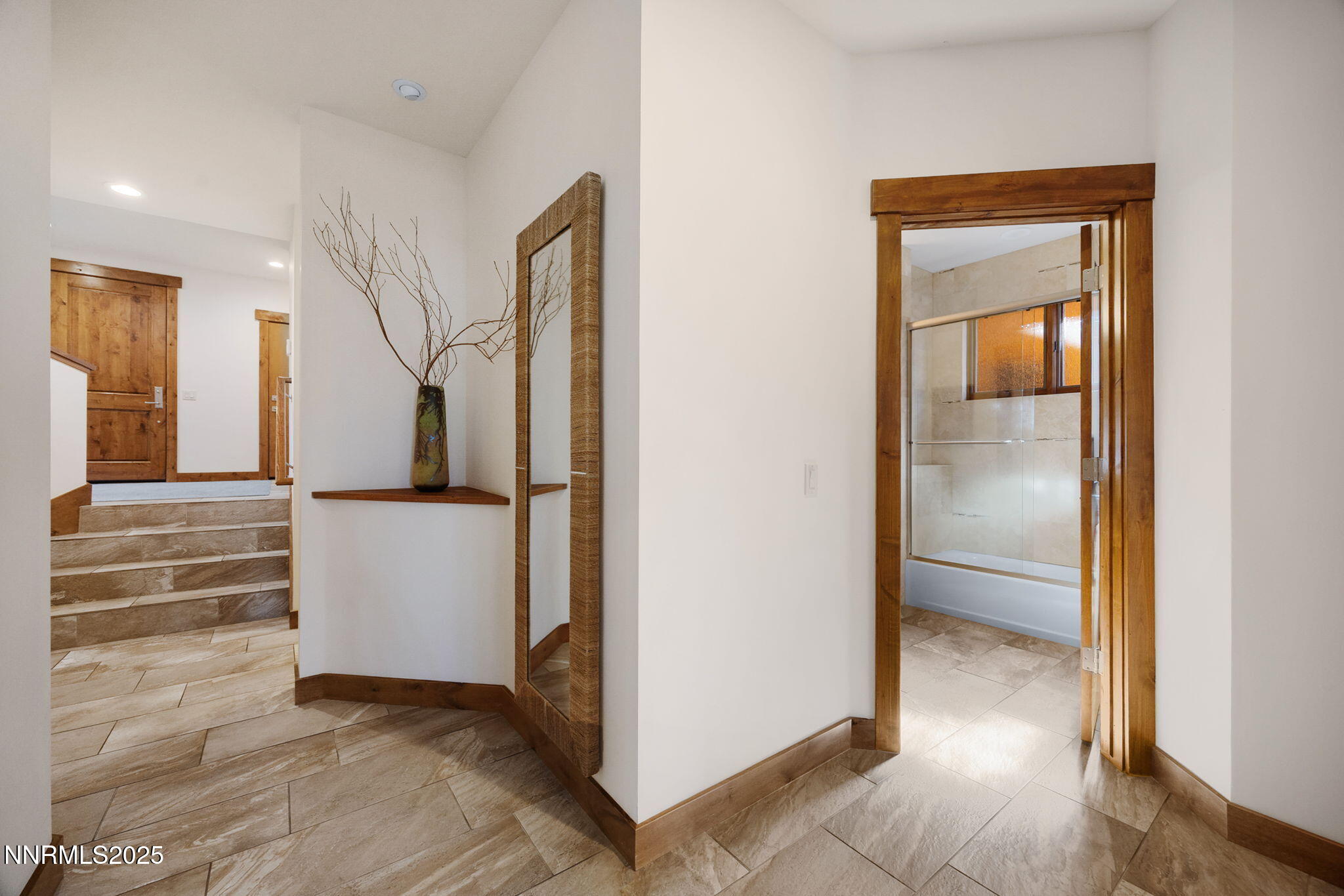 41-web-or-mls-779 Rosewood-10