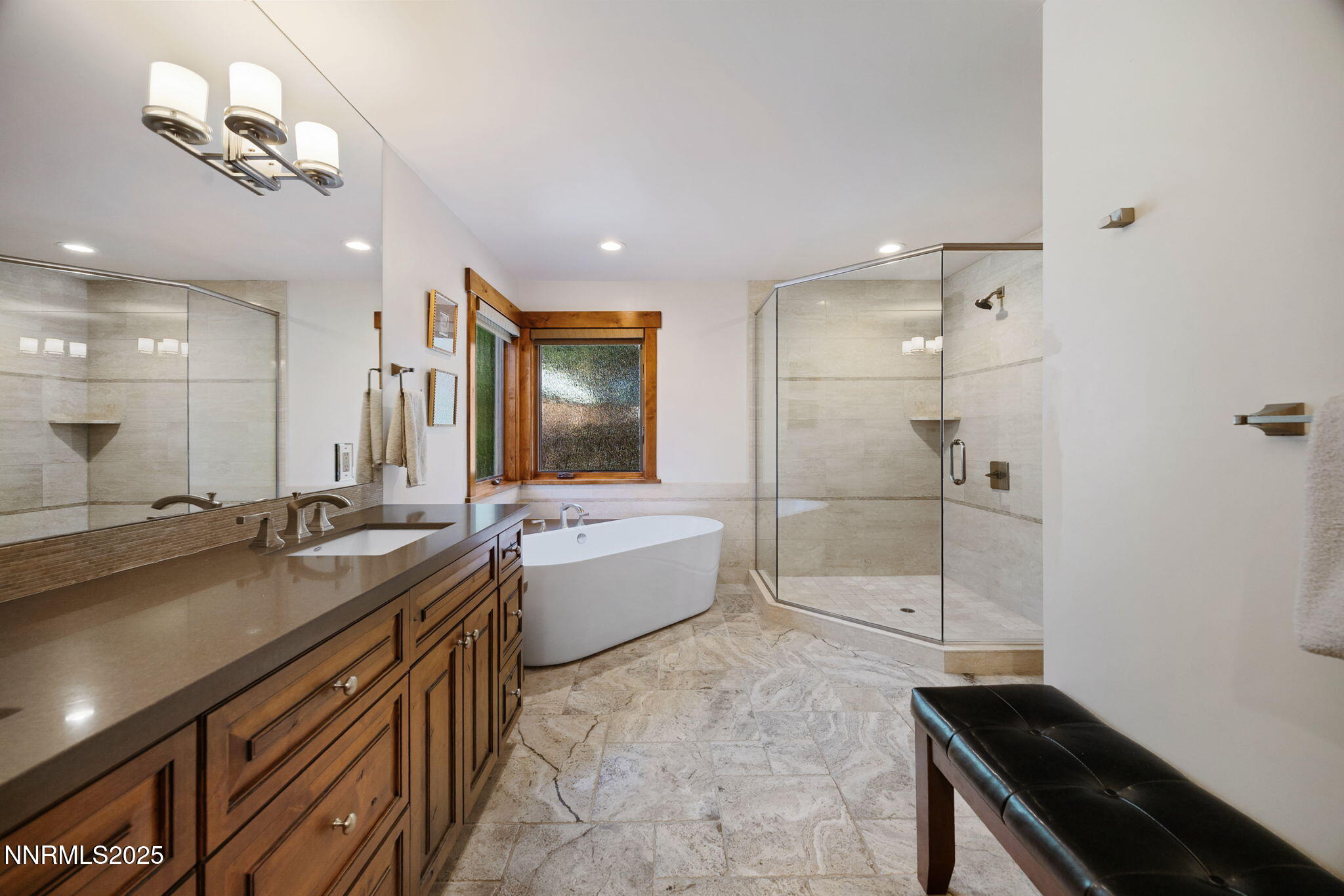 27-web-or-mls-779 Rosewood-43