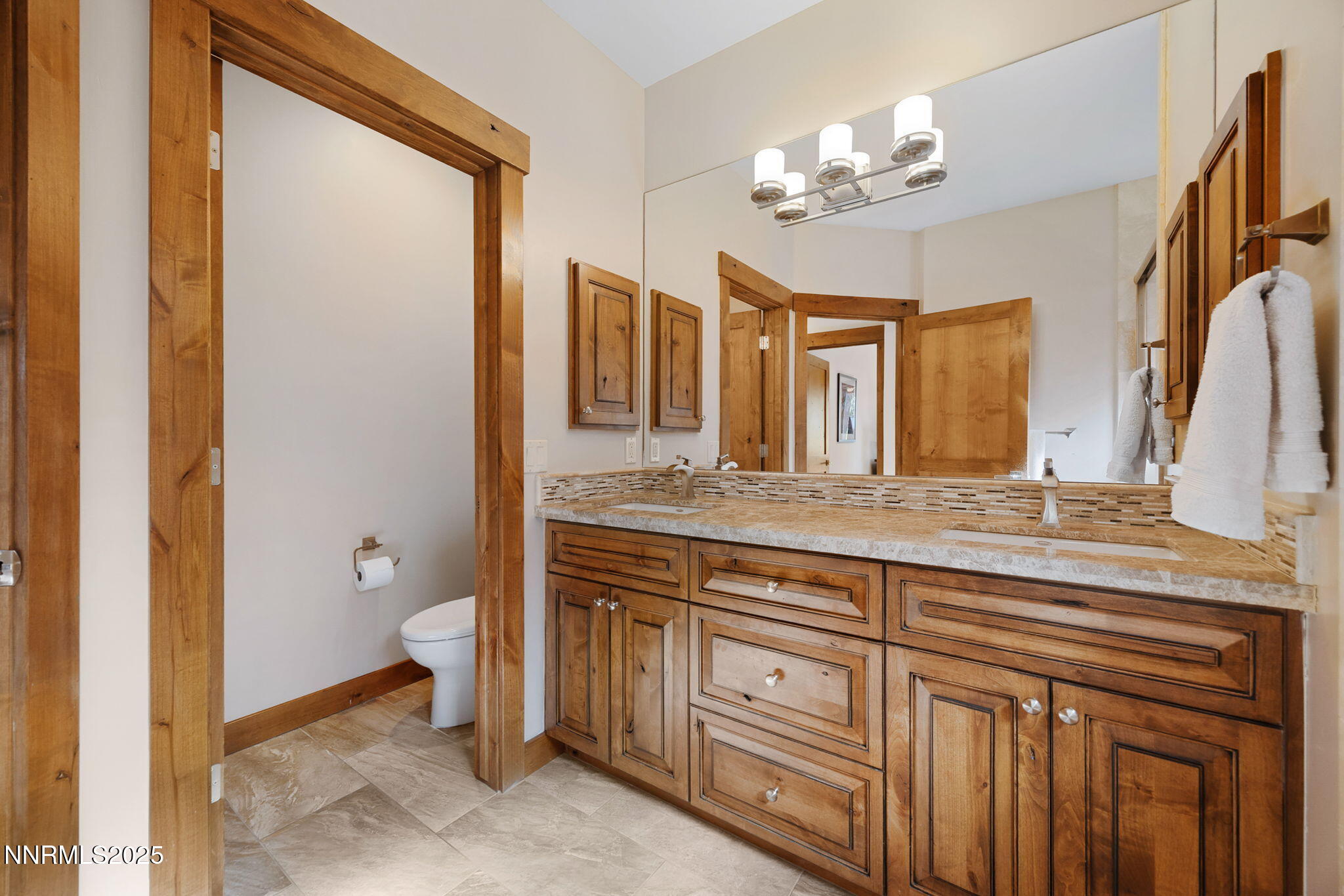 45-web-or-mls-779 Rosewood-12