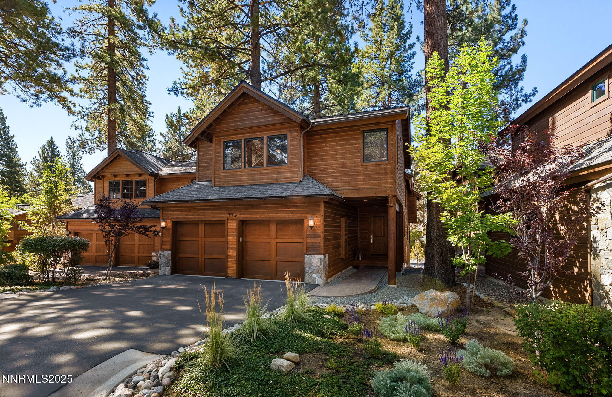 1-web-or-mls-779 Rosewood-48