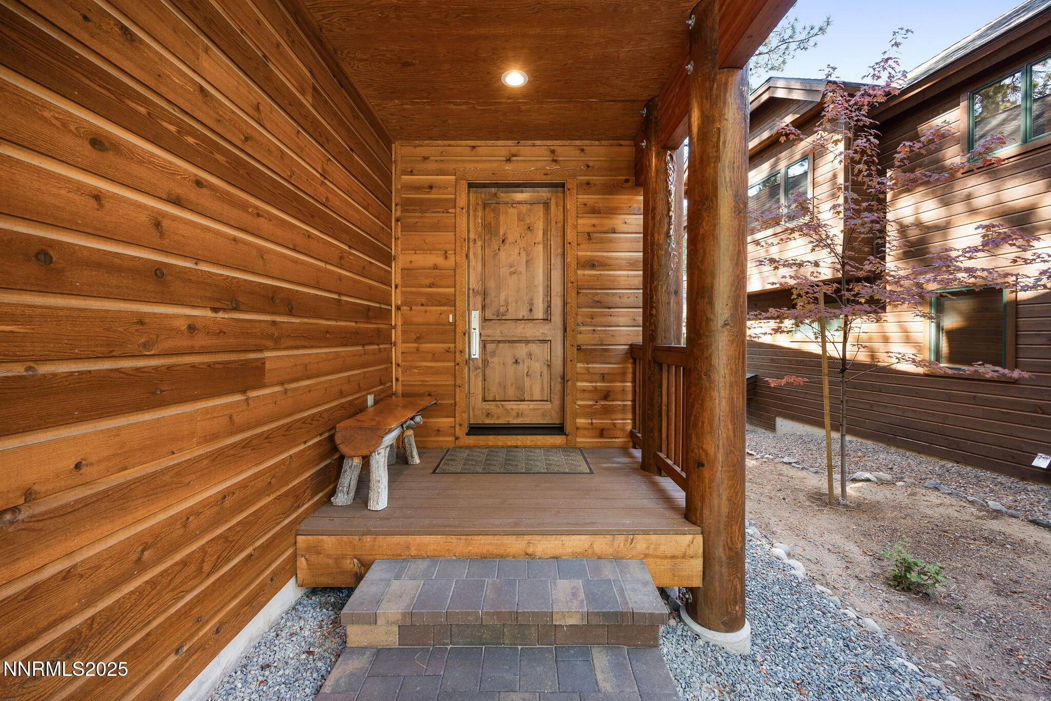 52-web-or-mls-779 Rosewood-47