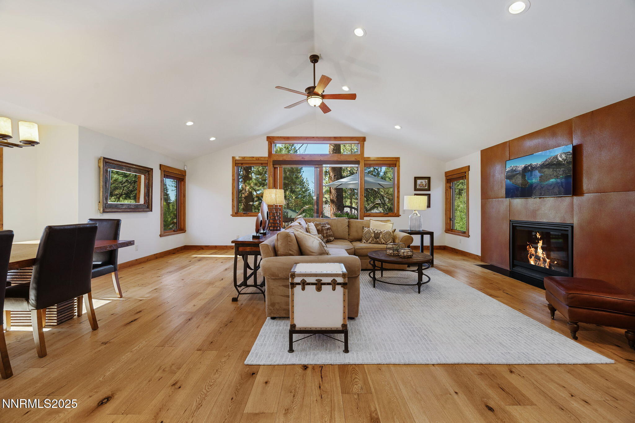 8-web-or-mls-779 Rosewood-23