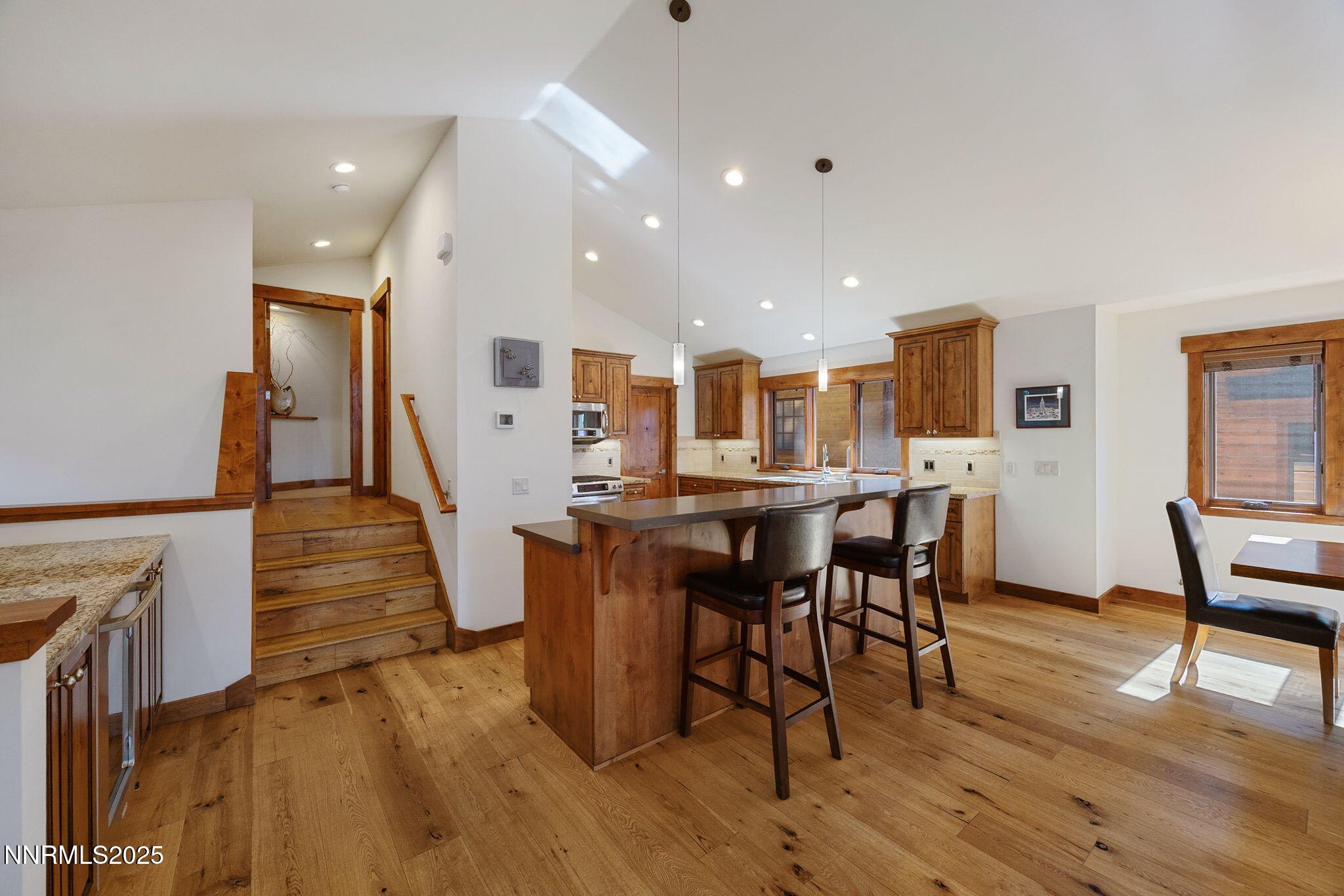 16-web-or-mls-779 Rosewood-28