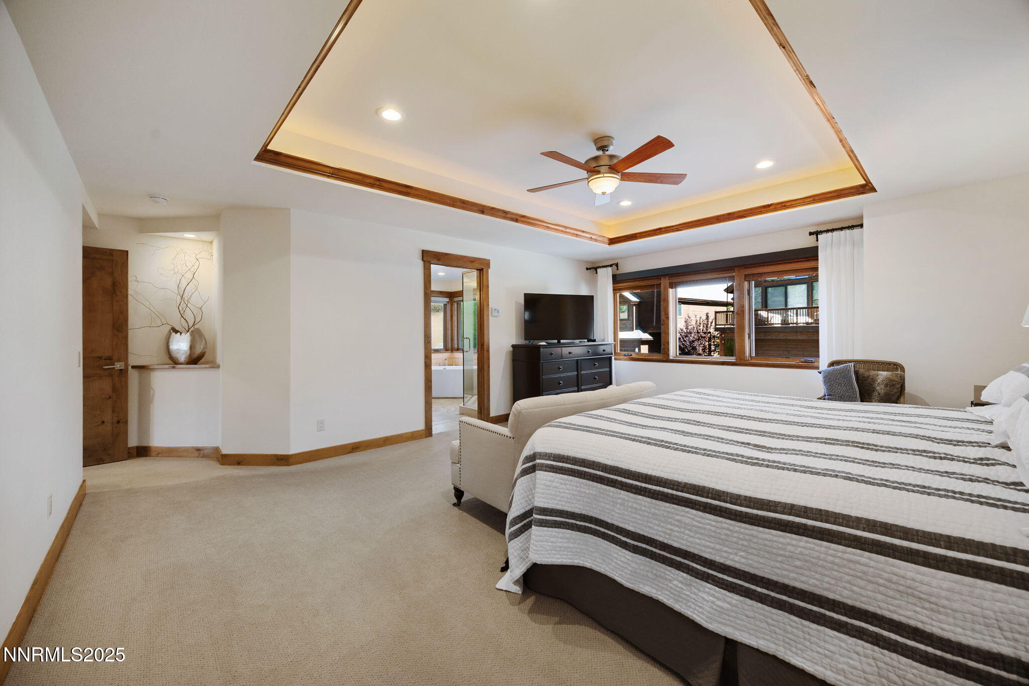 25-web-or-mls-779 Rosewood-38