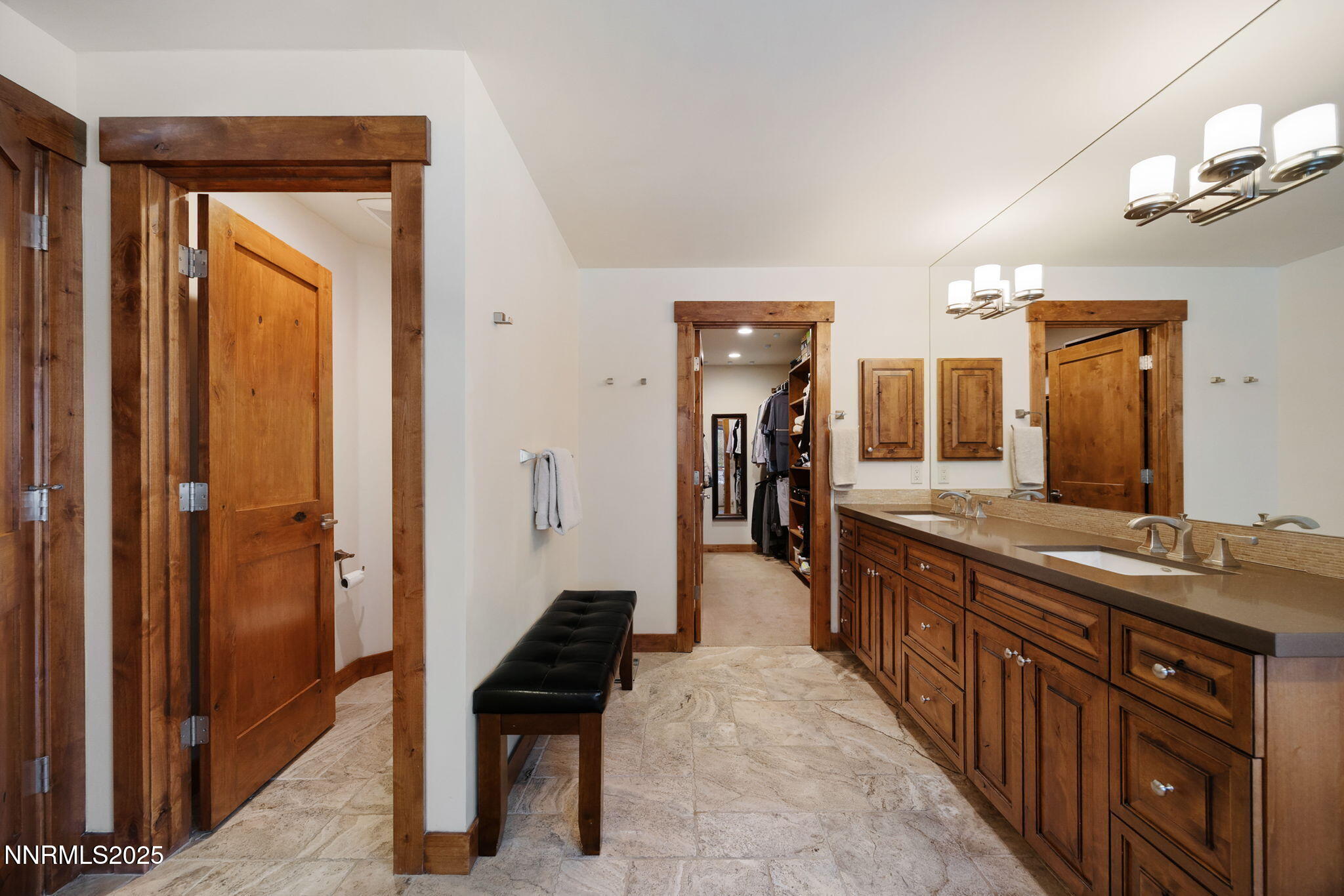 30-web-or-mls-779 Rosewood-40