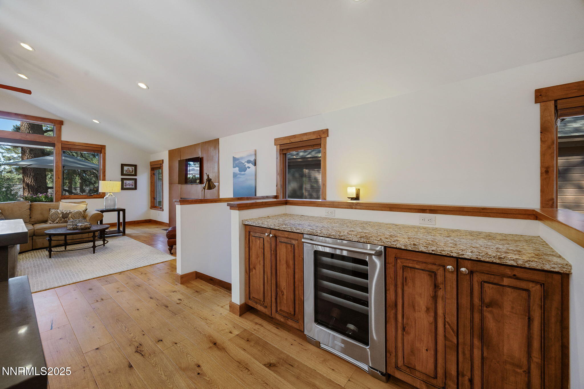 15-web-or-mls-779 Rosewood-29