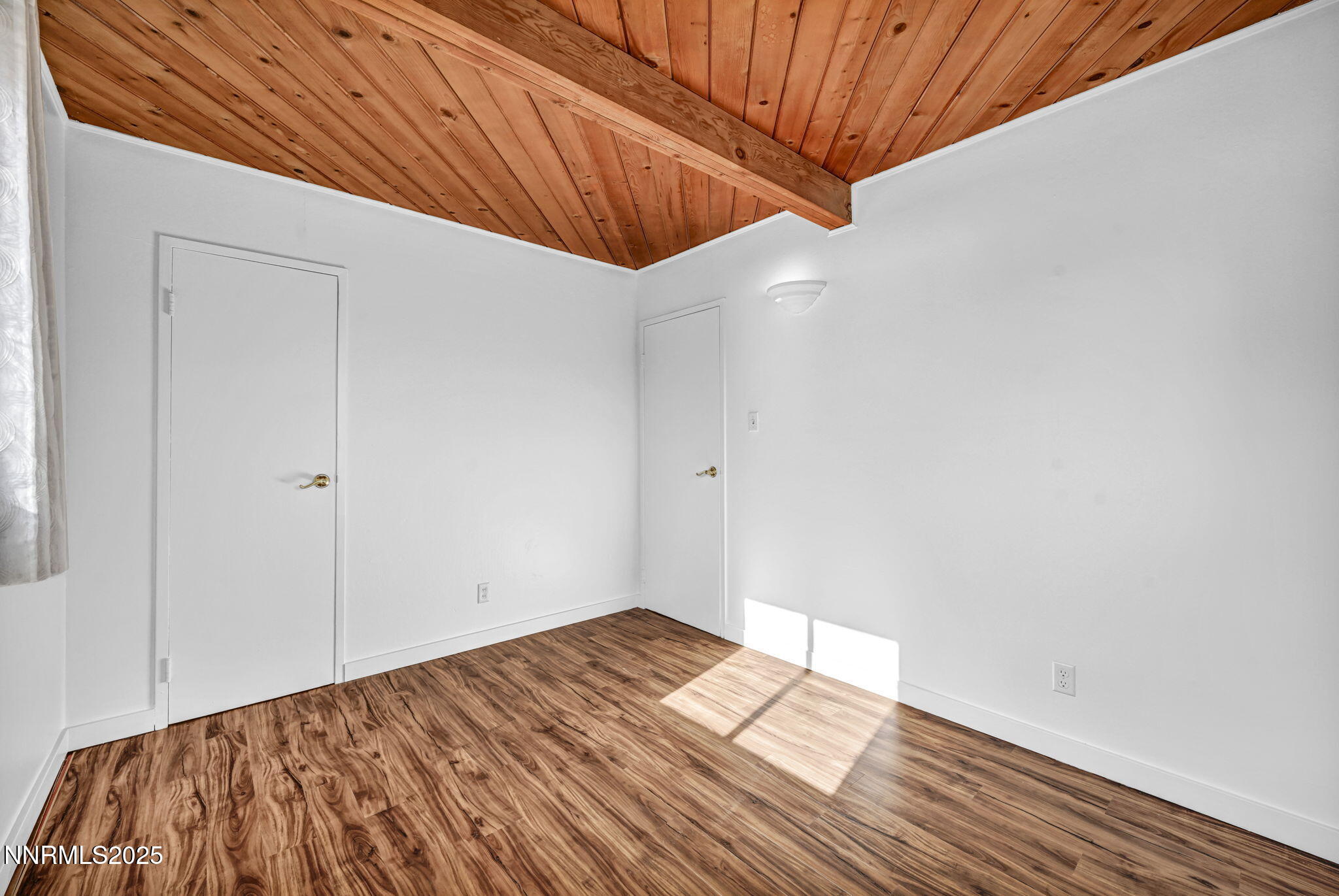 51-web-or-mls-1660-jackson-pl