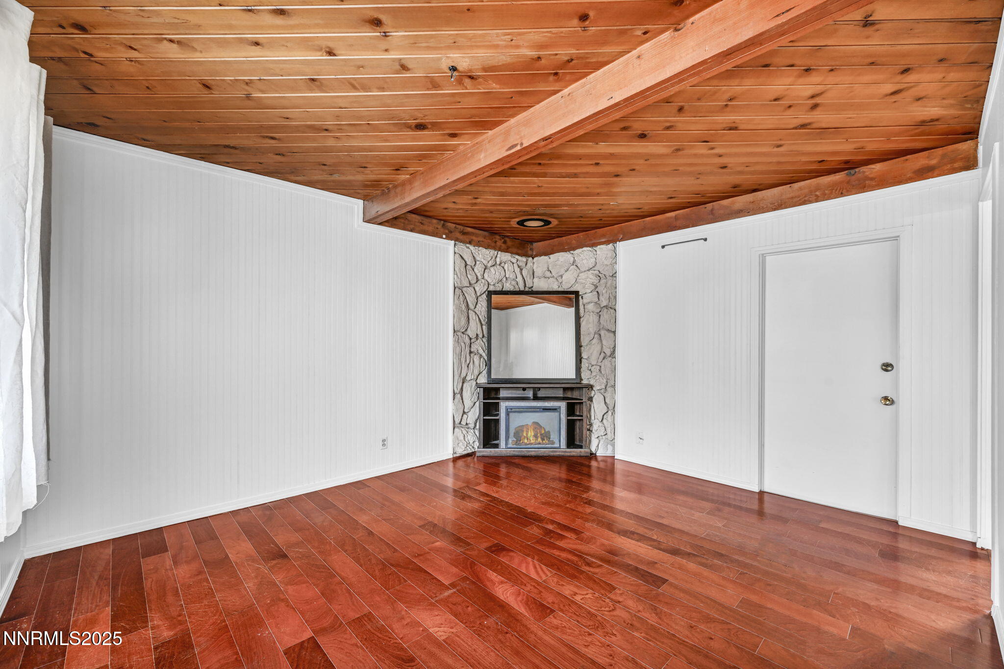 30-web-or-mls-1660-jackson-pl