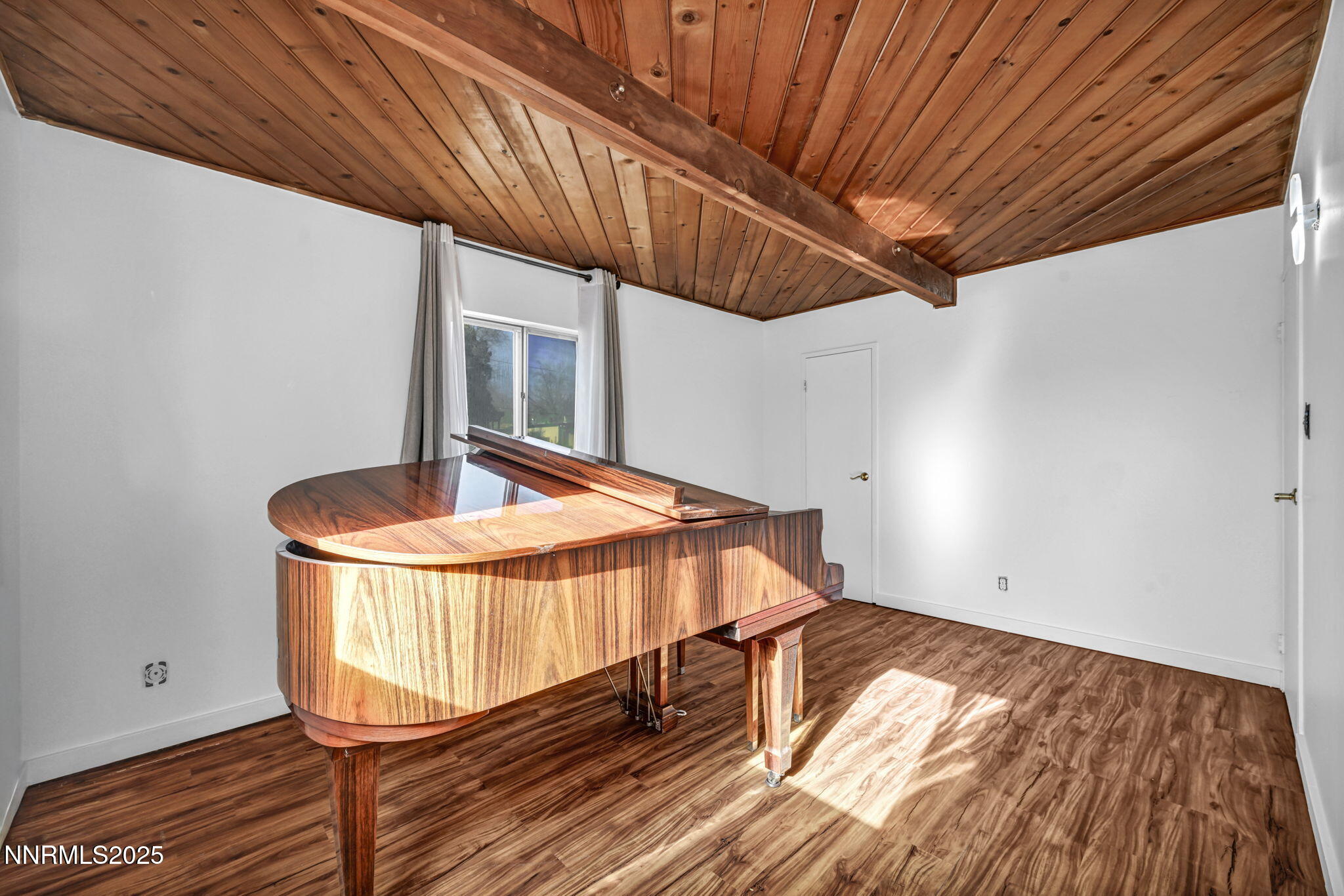 47-web-or-mls-1660-jackson-pl