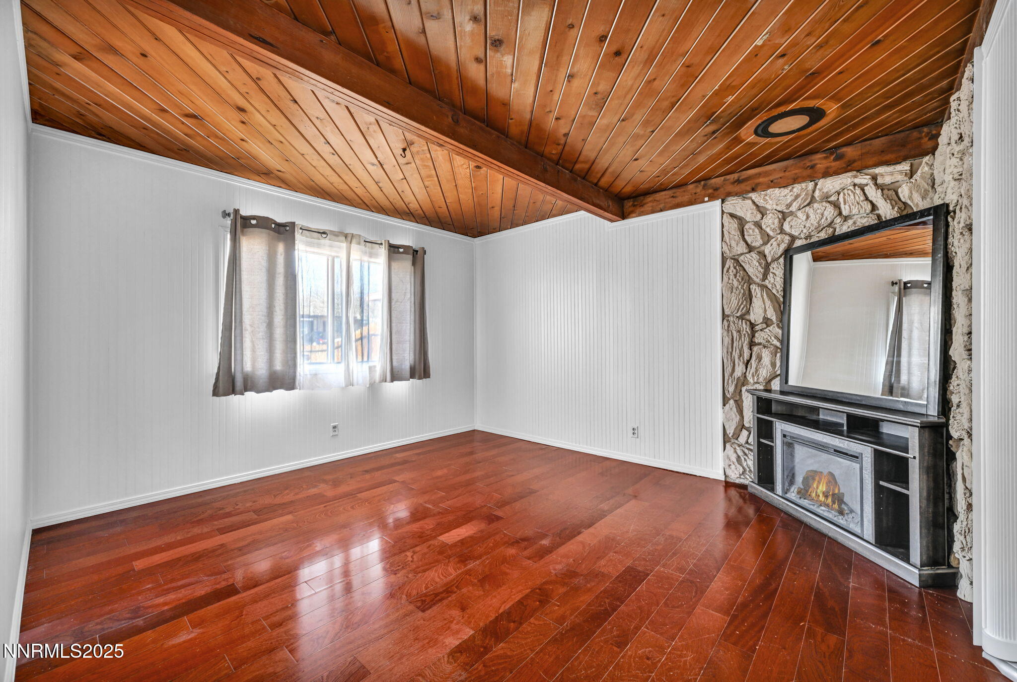 29-web-or-mls-1660-jackson-pl