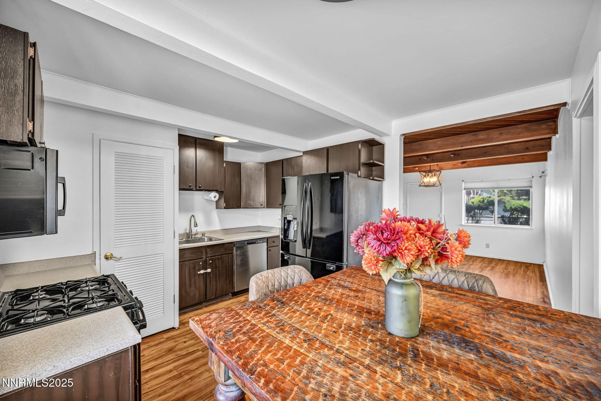 42-web-or-mls-1660-jackson-pl