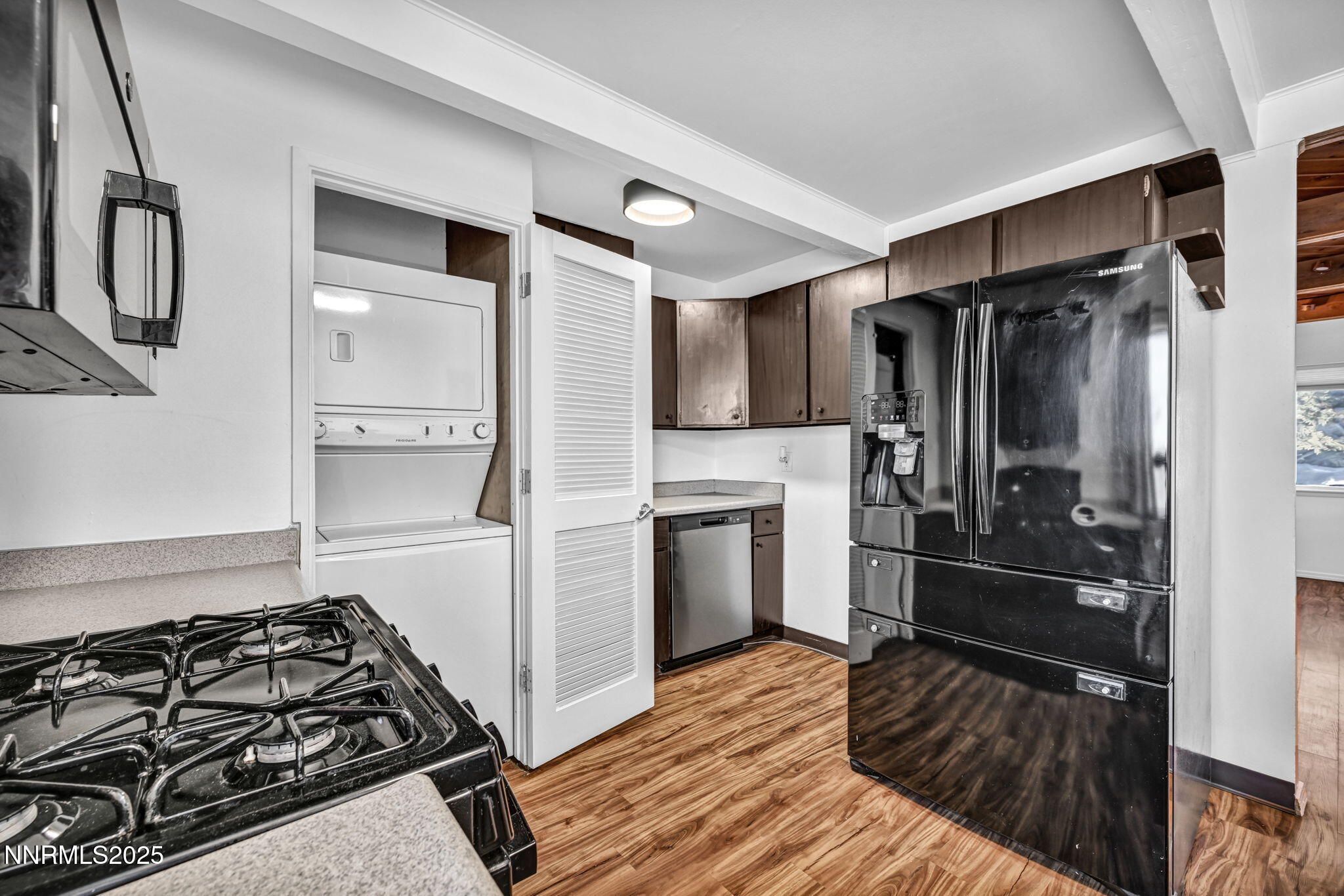 44-web-or-mls-1660-jackson-pl