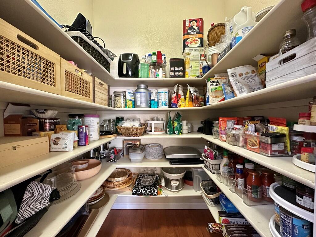Reno, Nevada, 89521, United States, 5 Bedrooms Bedrooms, ,3 BathroomsBathrooms,Residential,Active,2043842