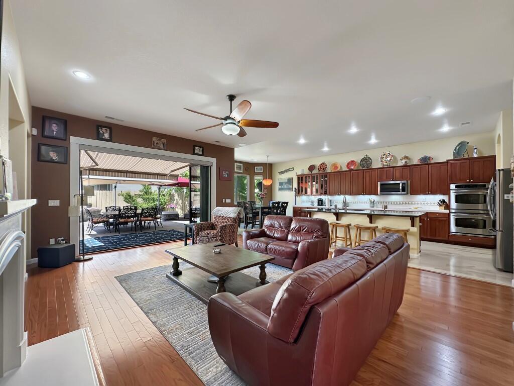 Reno, Nevada, 89521, United States, 5 Bedrooms Bedrooms, ,3 BathroomsBathrooms,Residential,Active,2043842
