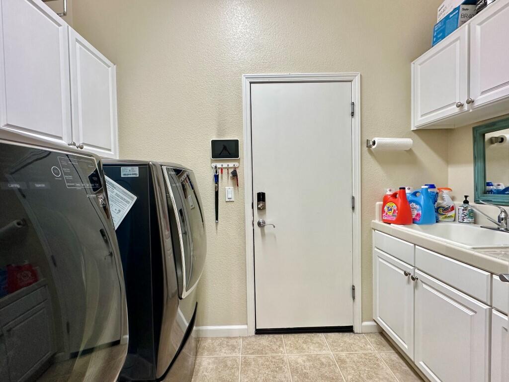 Reno, Nevada, 89521, United States, 5 Bedrooms Bedrooms, ,3 BathroomsBathrooms,Residential,Active,2043842
