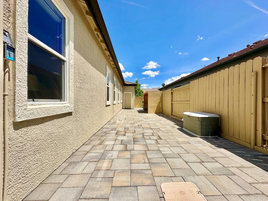 Reno, Nevada, 89521, United States, 5 Bedrooms Bedrooms, ,3 BathroomsBathrooms,Residential,Active,2043842