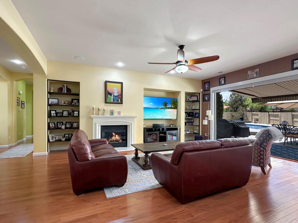 Reno, Nevada, 89521, United States, 5 Bedrooms Bedrooms, ,3 BathroomsBathrooms,Residential,Active,2043842