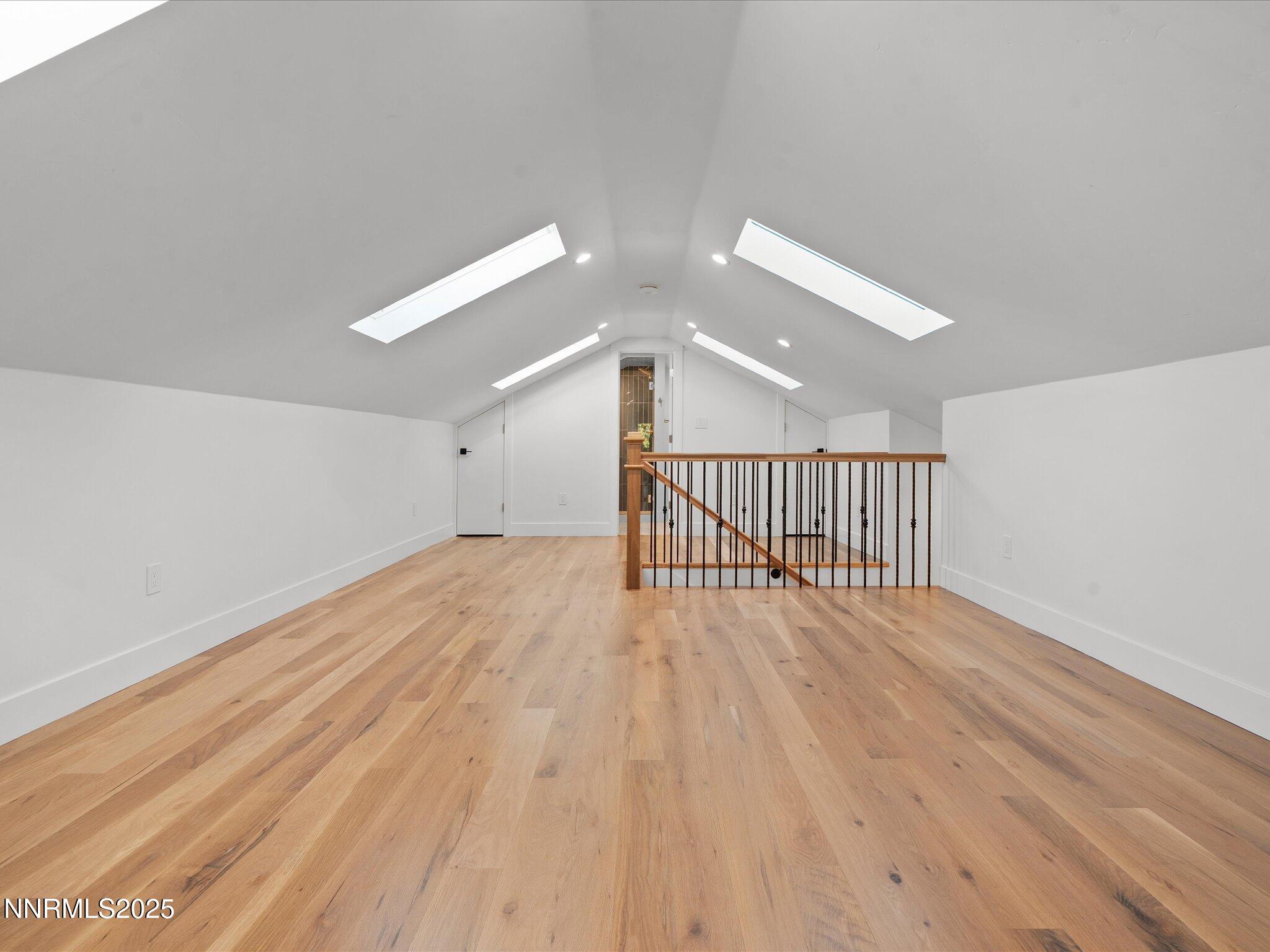 029-1245 Sharon Way-128