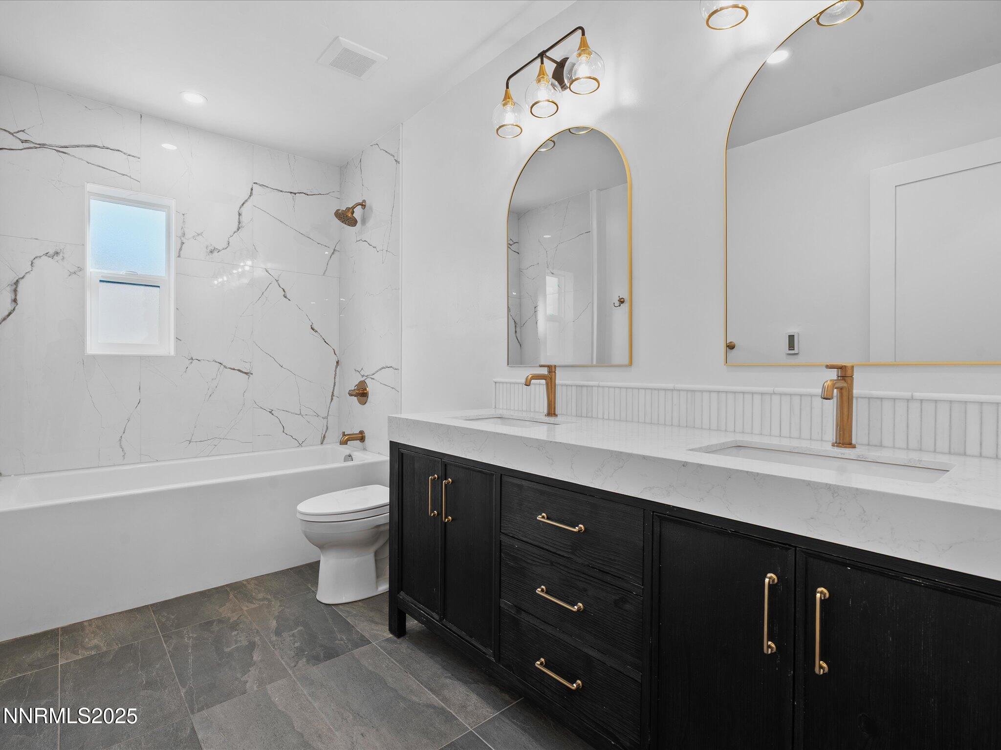 054-1245 Sharon Way-153