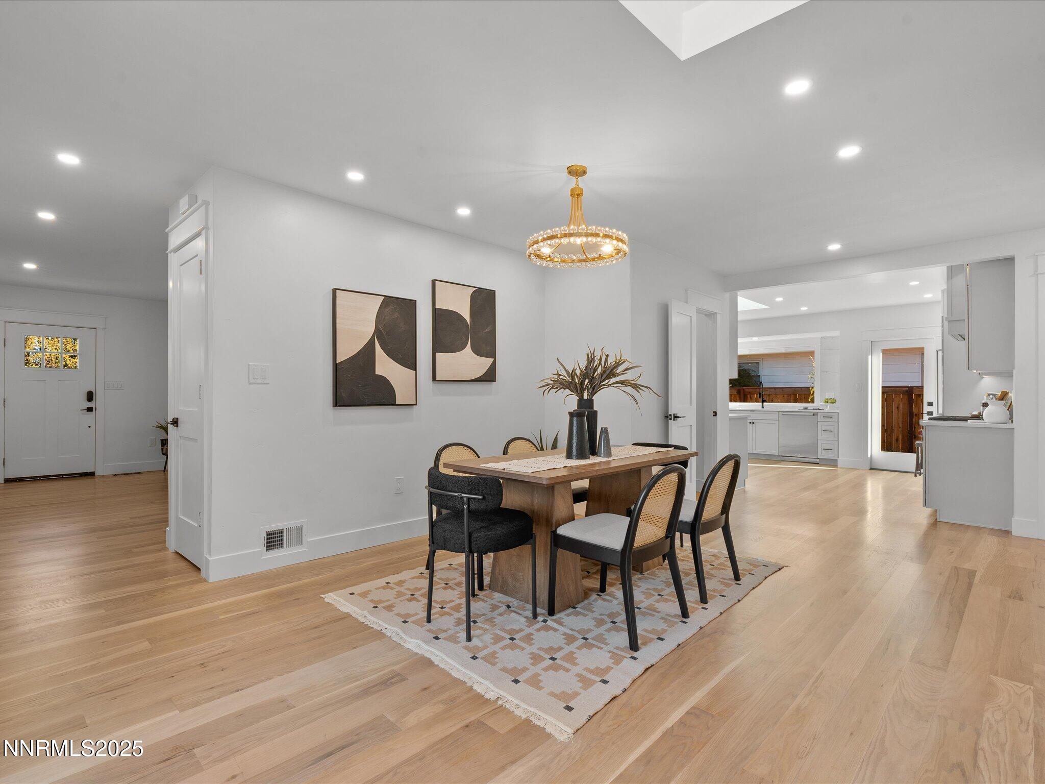 019-1245 Sharon Way-118