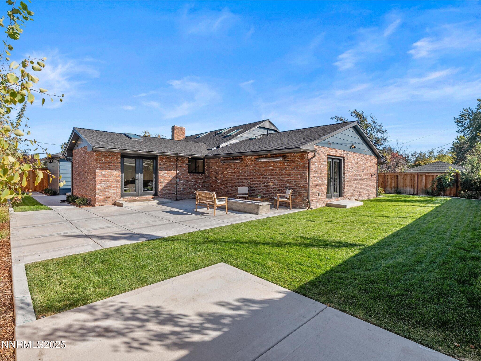 063-1245 Sharon Way-162