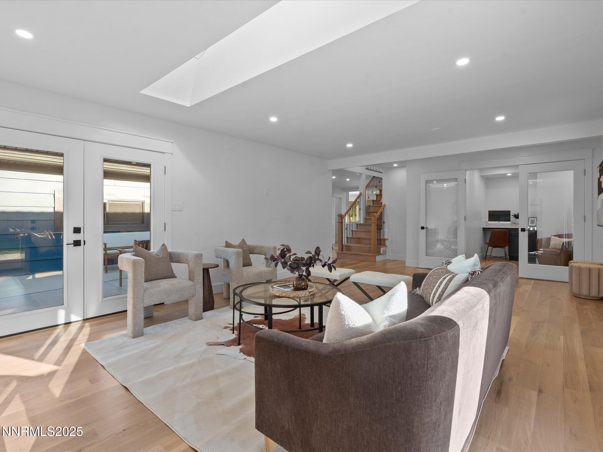 025-1245 Sharon Way-124