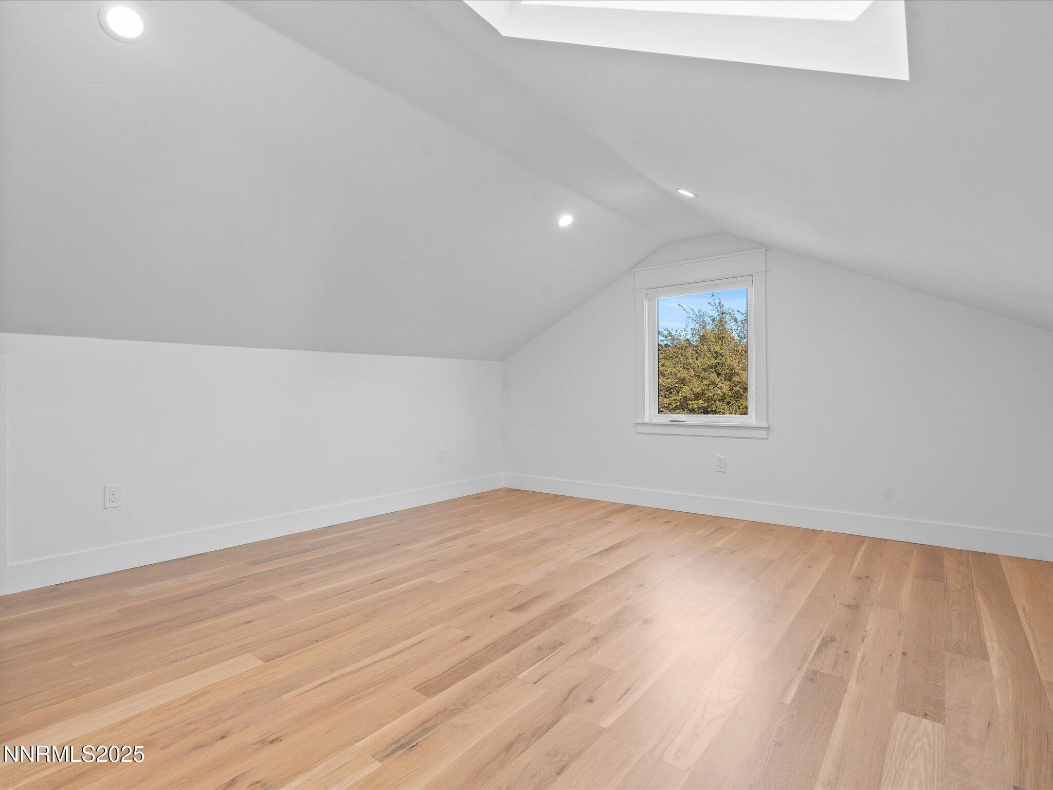 030-1245 Sharon Way-129