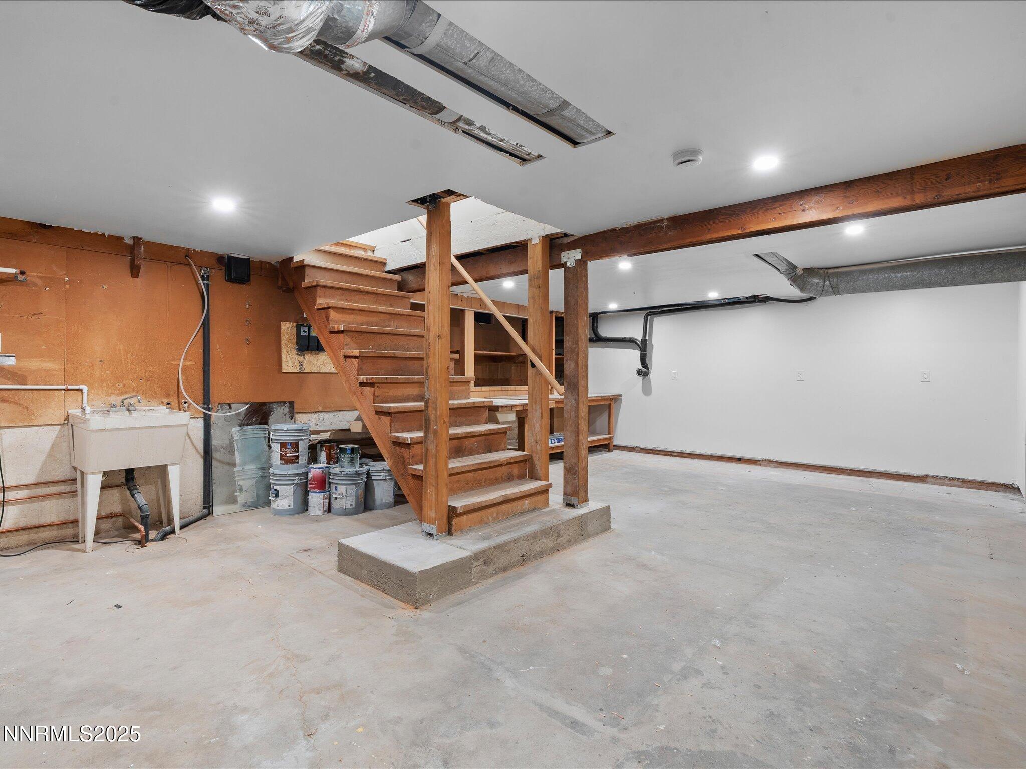 058-1245 Sharon Way-157