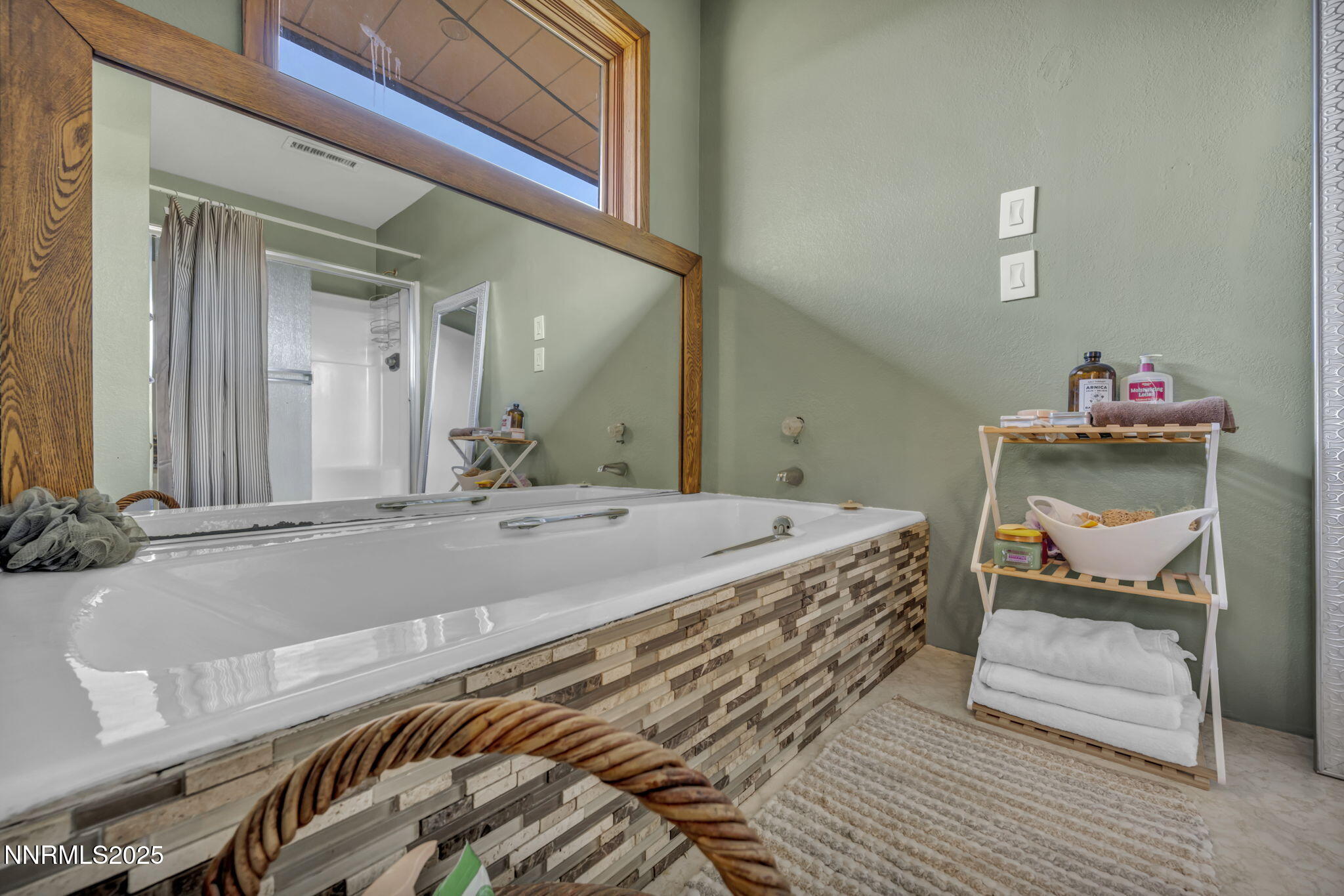 88-web-or-mls-6200-winnemucca-ranch-rd