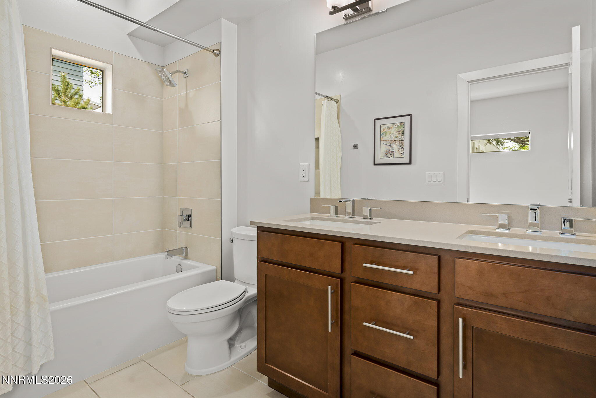 WALLACE Stewart Guest Bath