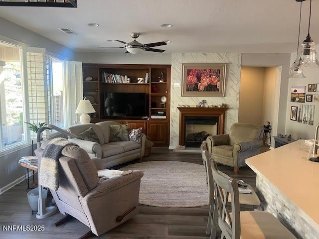 008687DF-BA47-4055-BB06-AC25CFEE756D