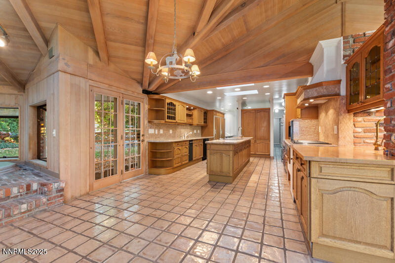 1880 Meadowview Lane (3 of 28)