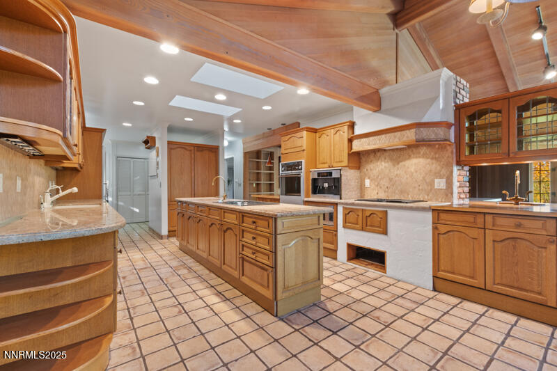 1880 Meadowview Lane (13 of 28)