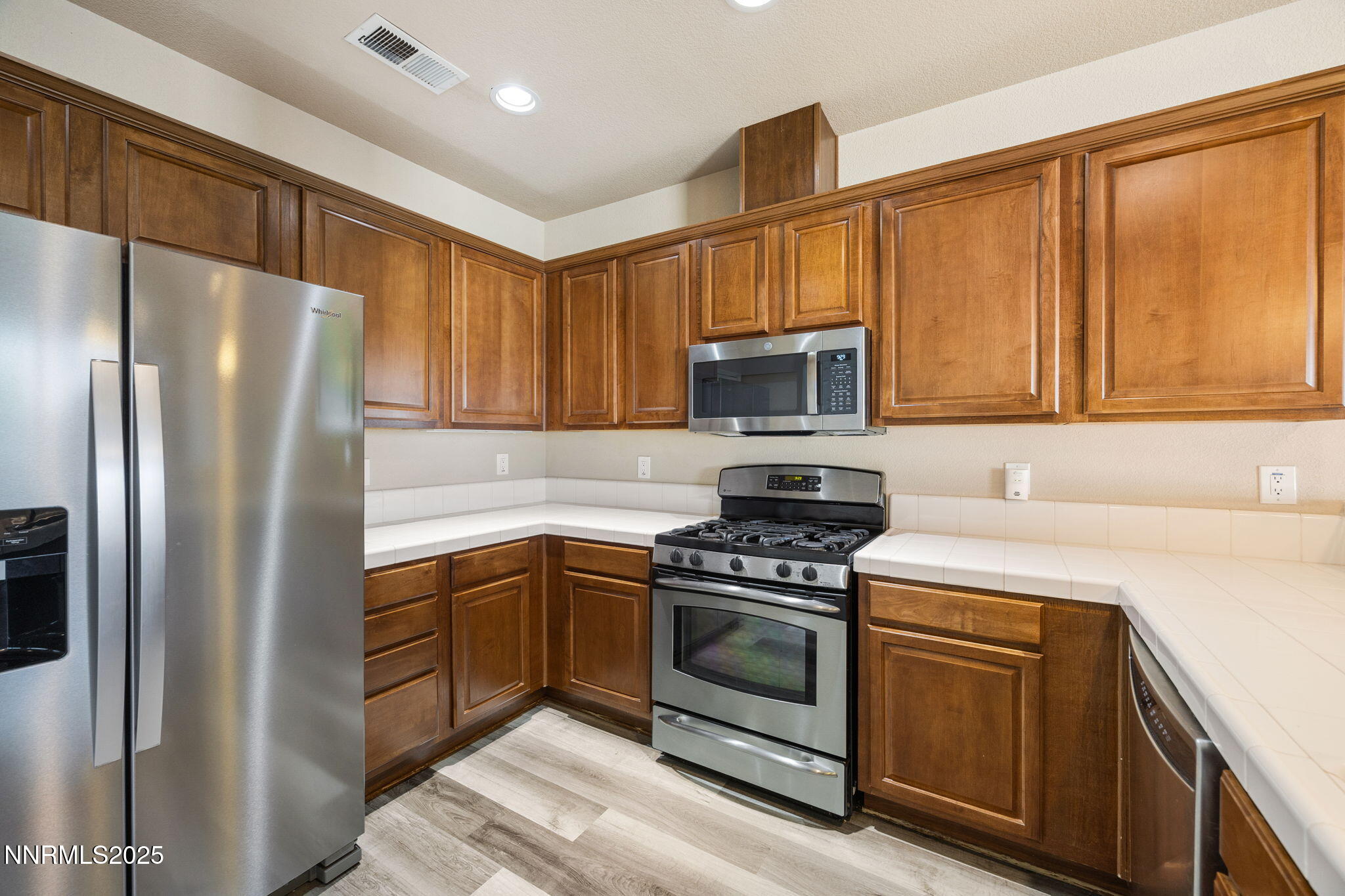 21-web-or-mls-11005 Lamour-22