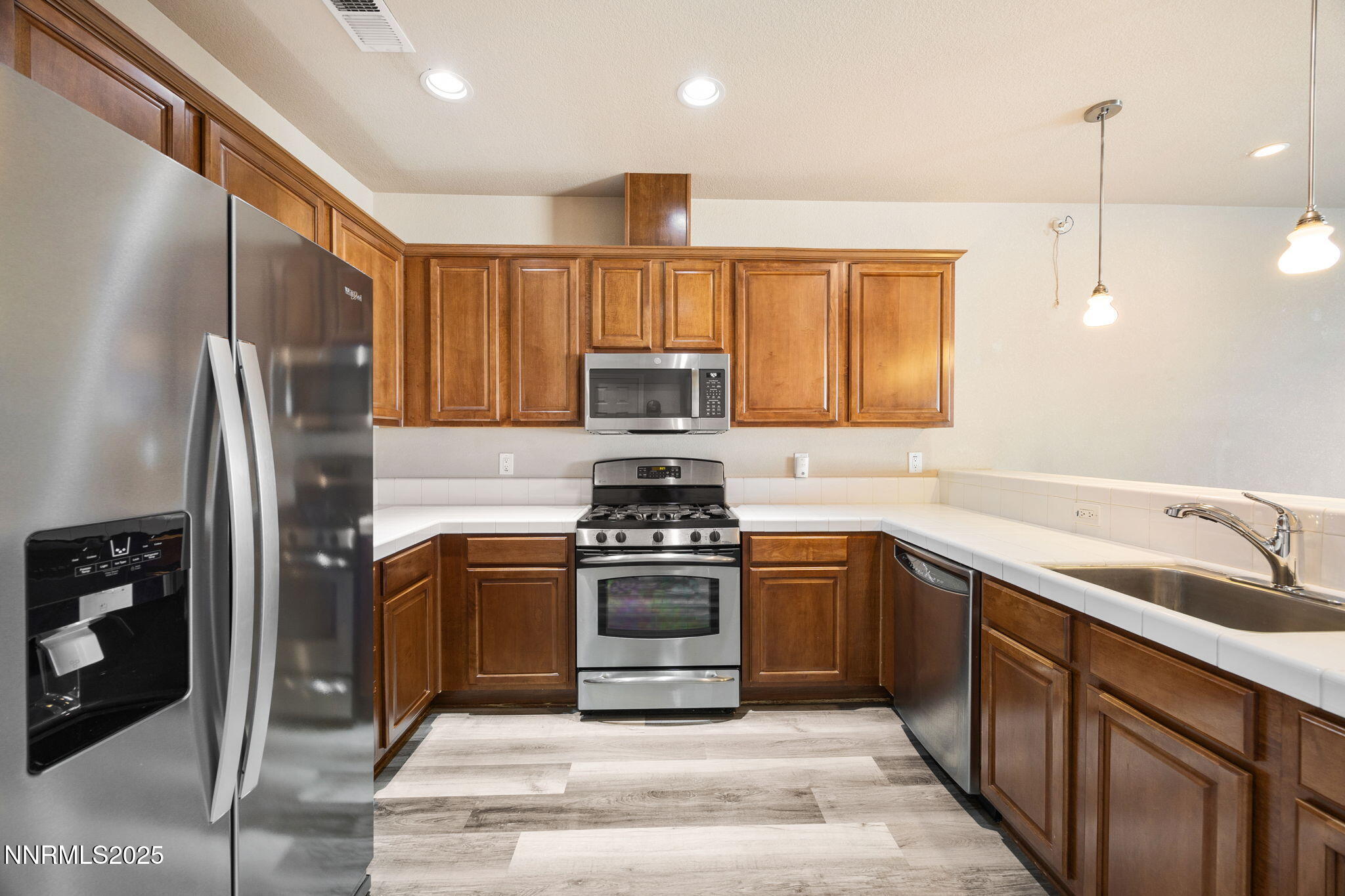 19-web-or-mls-11005 Lamour-20