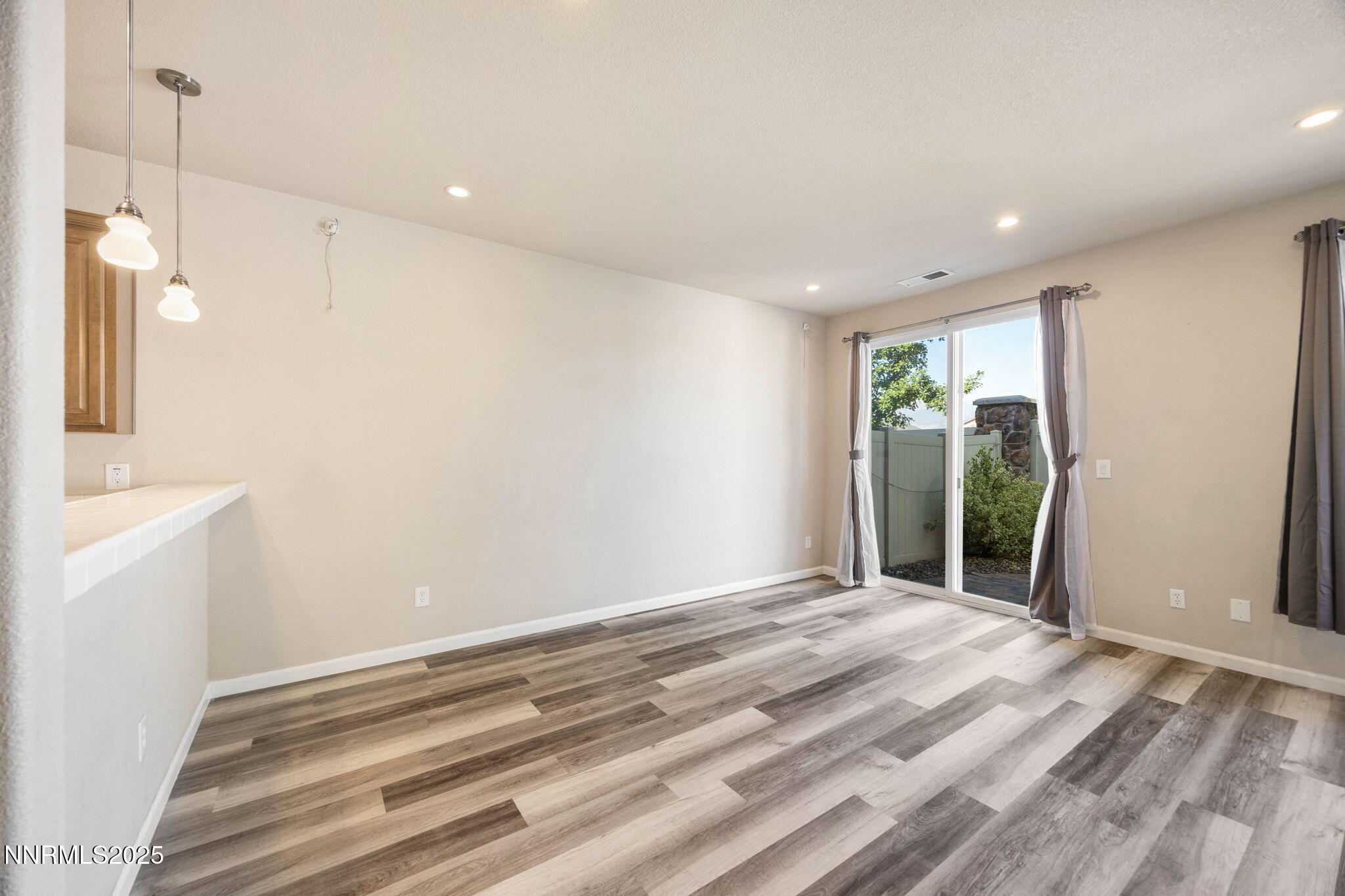 17-web-or-mls-11005 Lamour-18