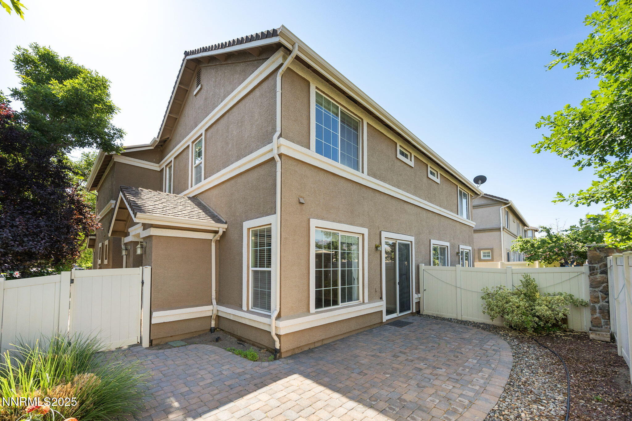 23-web-or-mls-11005 Lamour-24